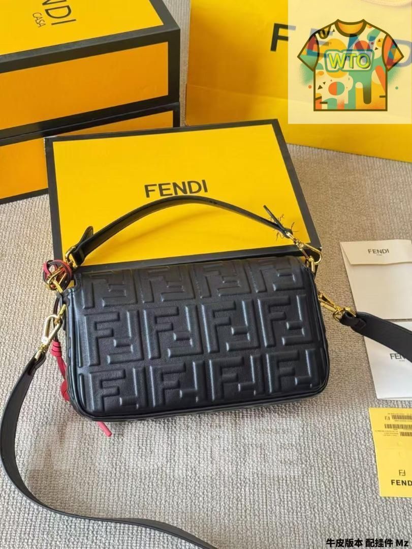 FENDI フェンディ