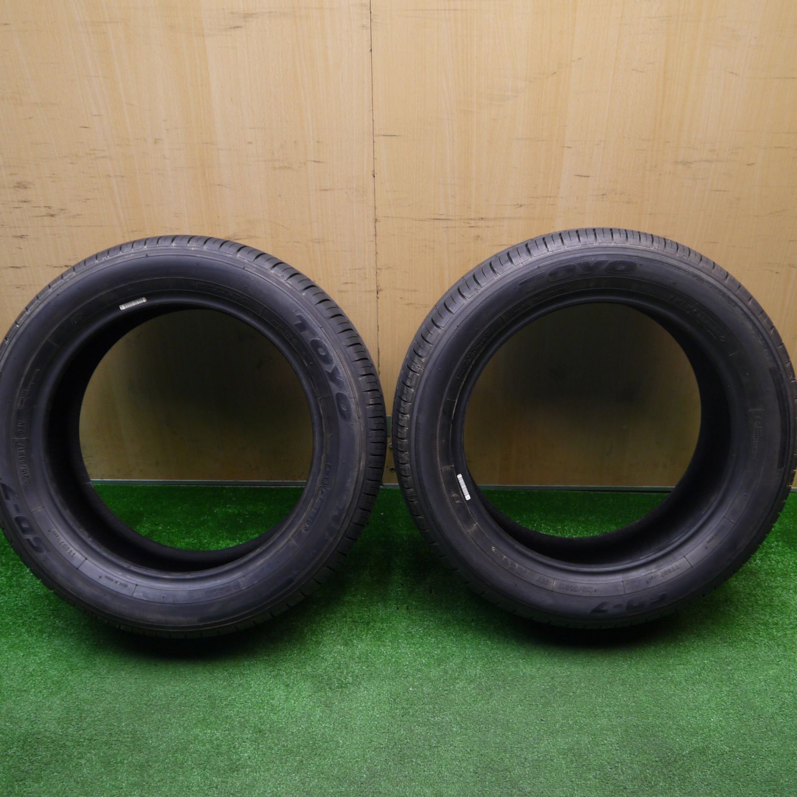 新車外し 2本 215 55 R 17 トーヨー SD 7 タイヤ 17インチ クラウン カムリ ヴェゼル スカイライン フォレスター 等 ノタ