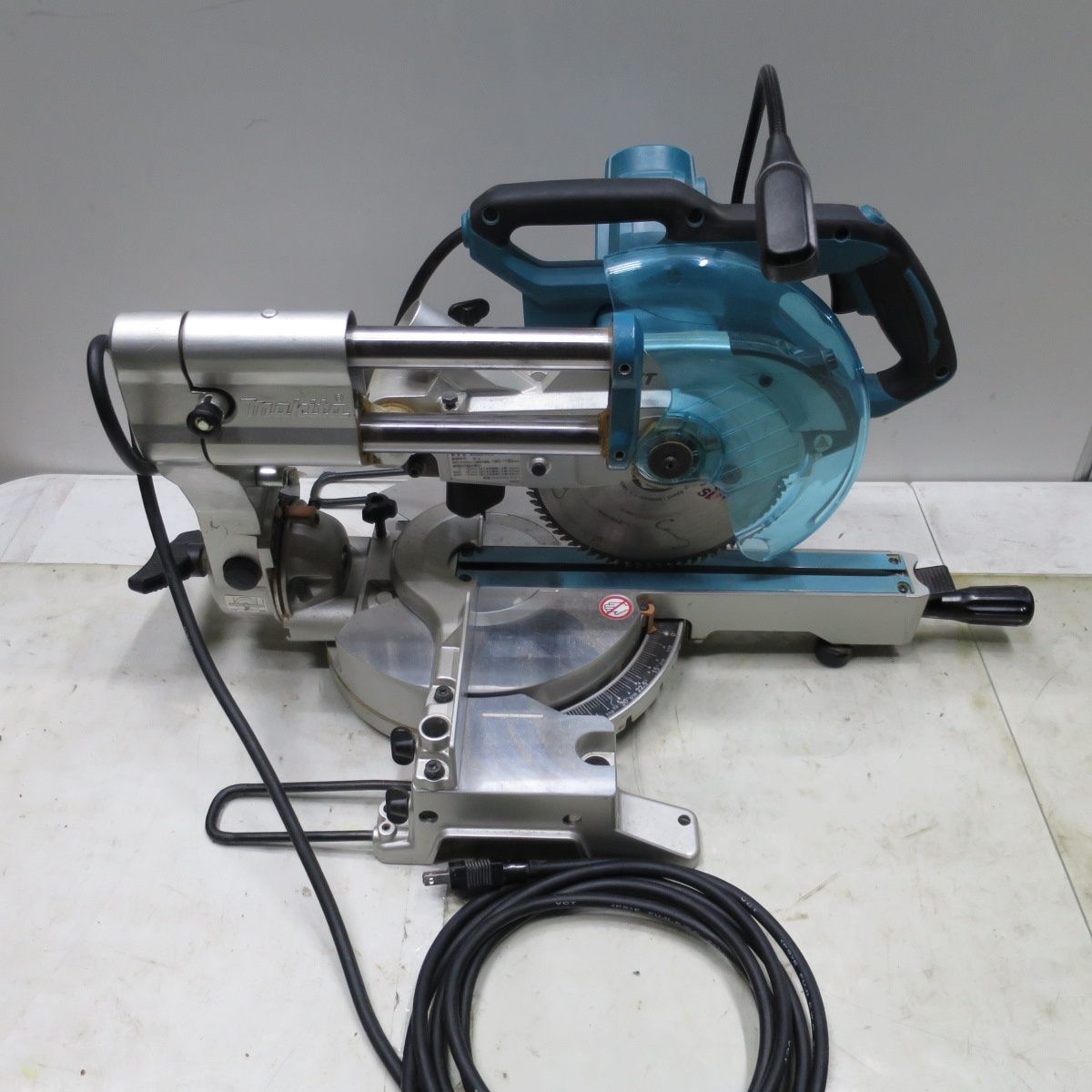 マキタ 190mm スライド マルノコ LS0717FL 電動 工具 切断機 100V 木工用 超硬 丸のこ 丸ノコ 丸鋸 makita