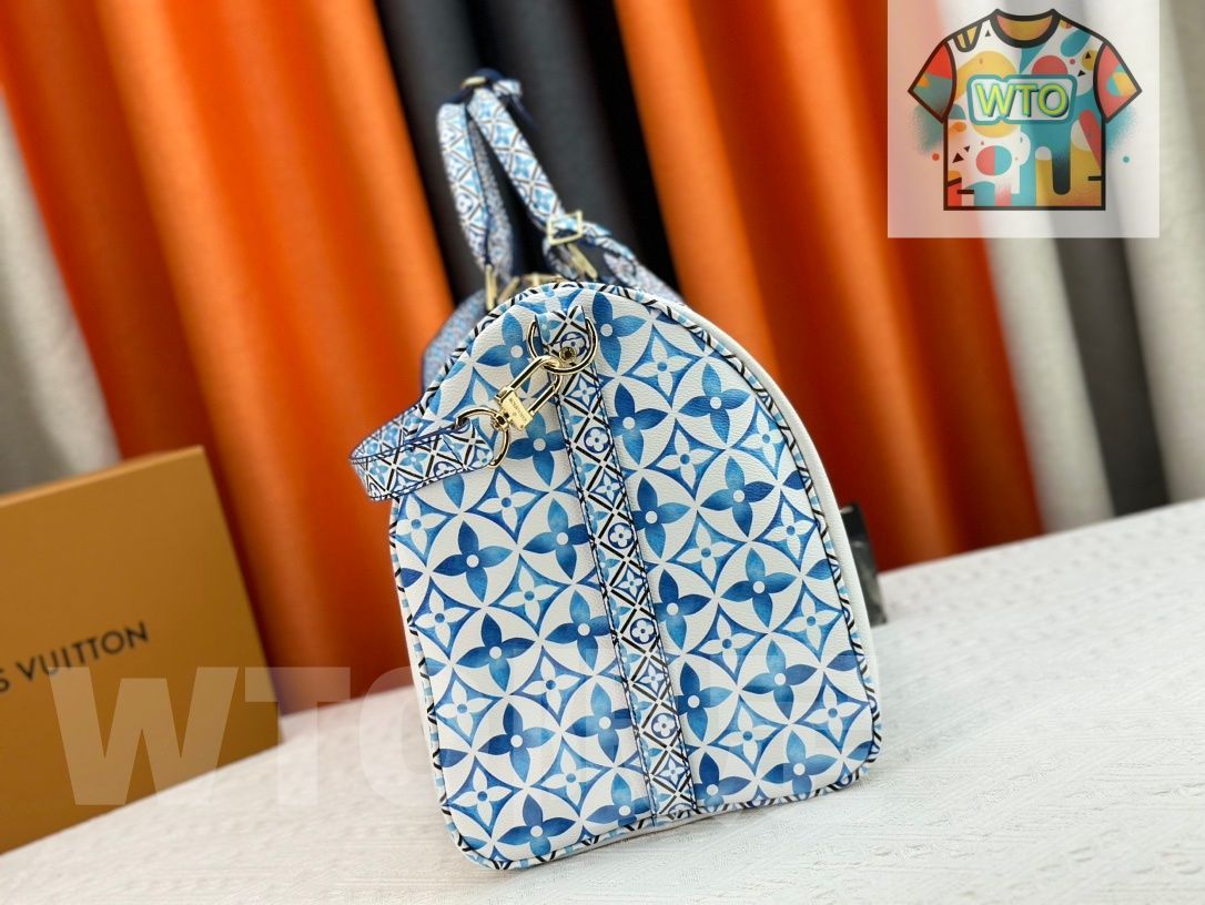 トラベルバッグ