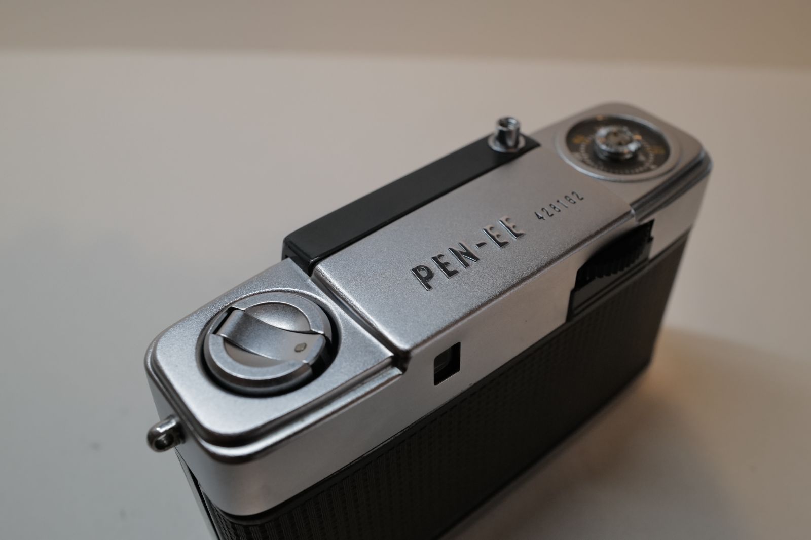 整備済 オリンパス OLYMPUS PEN-EES ハーフフィルムカメラ 楽天市場】【整備済】【保証付 】 オリンパス OLYMPUS PEN EES-2 S/N