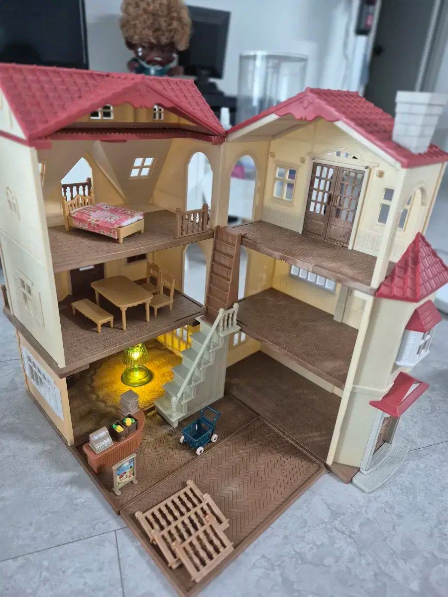  シルバニアファミリー 明かりの灯る大きなお家と基本のお家 構成 ジップが2軒です その他 ベビー キッズおもちゃ