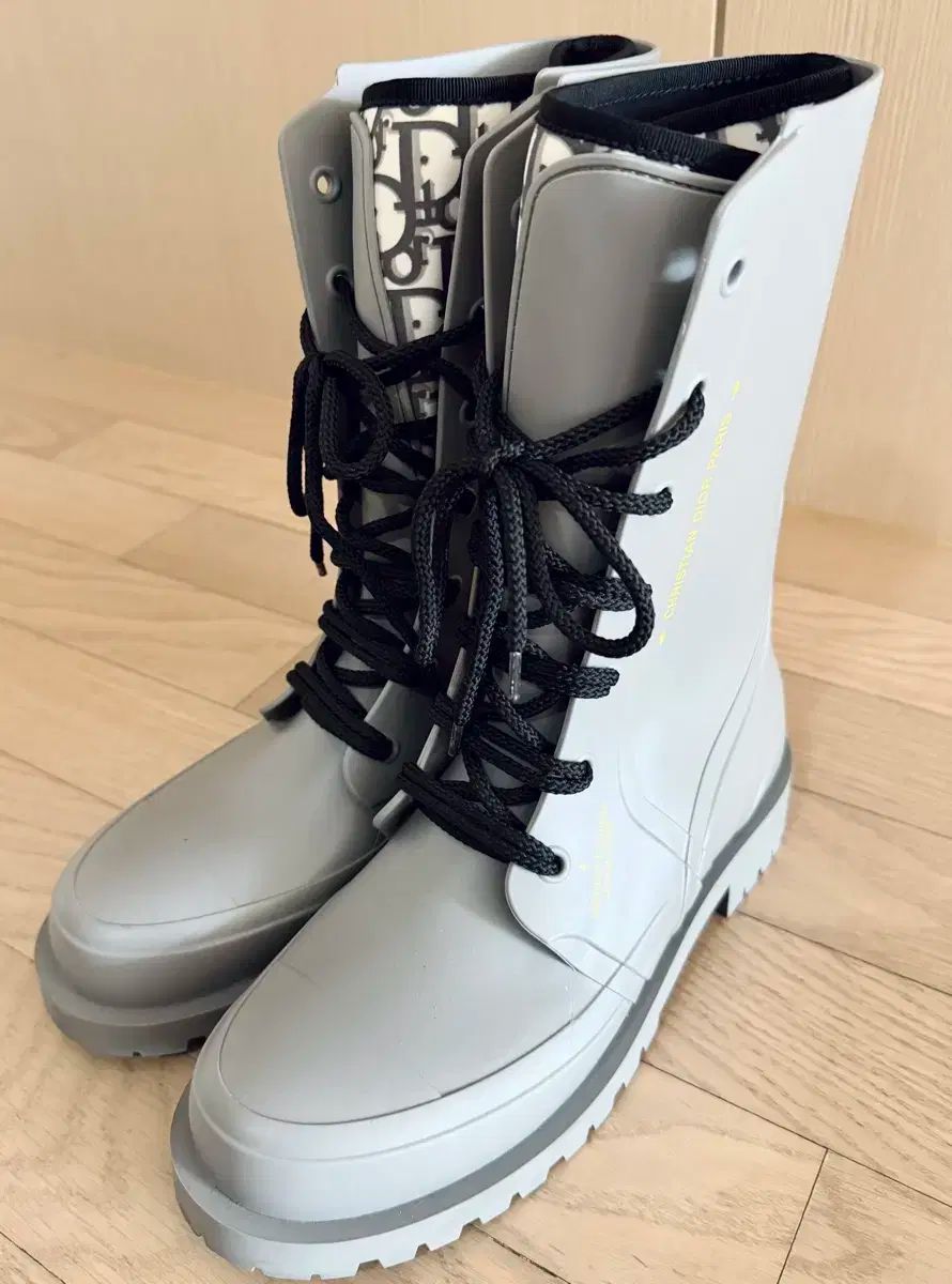 ディオール レイン ブーツ グレー レースアップ