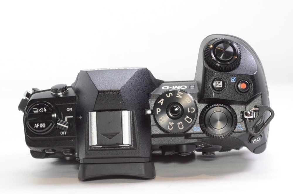 ミラーレス一眼カメラ OM-D