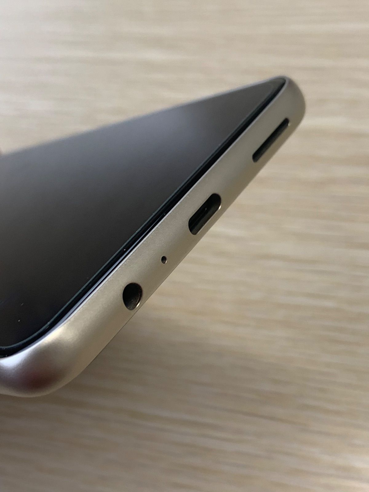 ★ドコモ arrows We2 Plus★数回使用美品★シャンパン★F-51E★ 美品 ドコモ arrows We2 Plus 数回使用 シャンパン F-51E A681②