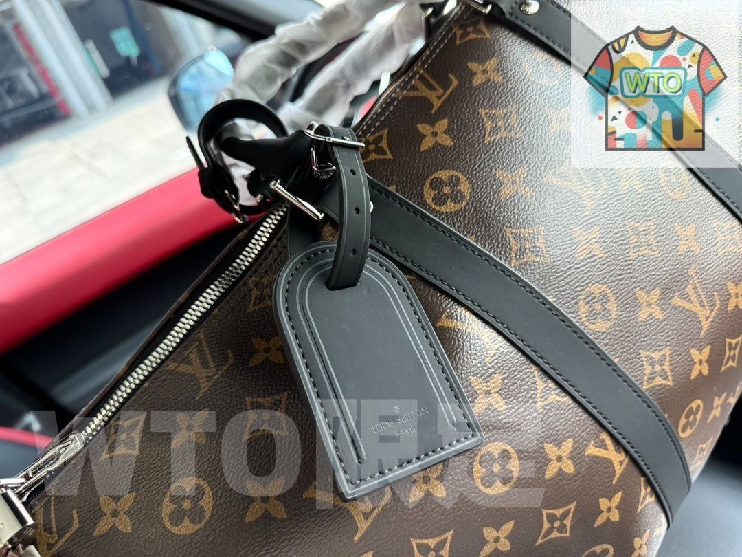 Louis Vuittonトラベルバッグ