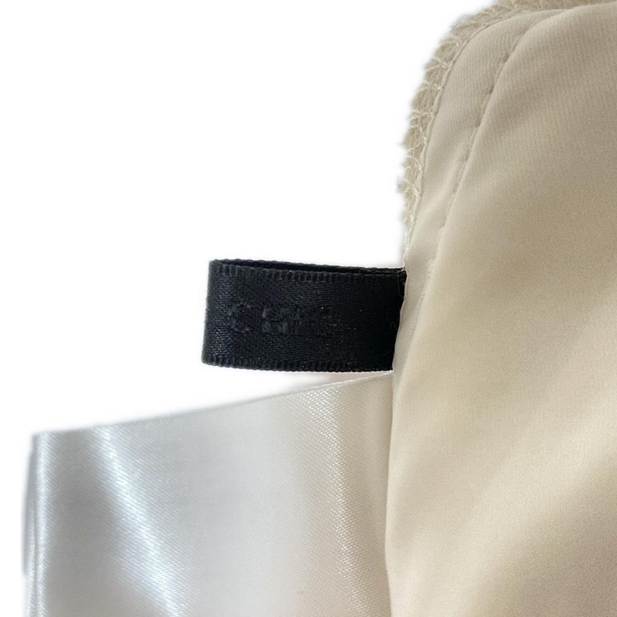 美品♥︎tobechic大きいサイズ44♥︎ホワイトパンツ TO BE CHIC(トゥービーシック) パンツ サイズ44 L レディース