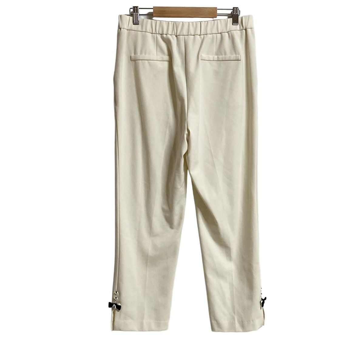 美品♥︎tobechic大きいサイズ44♥︎ホワイトパンツ TO BE CHIC(トゥービーシック) パンツ サイズ44 L レディース