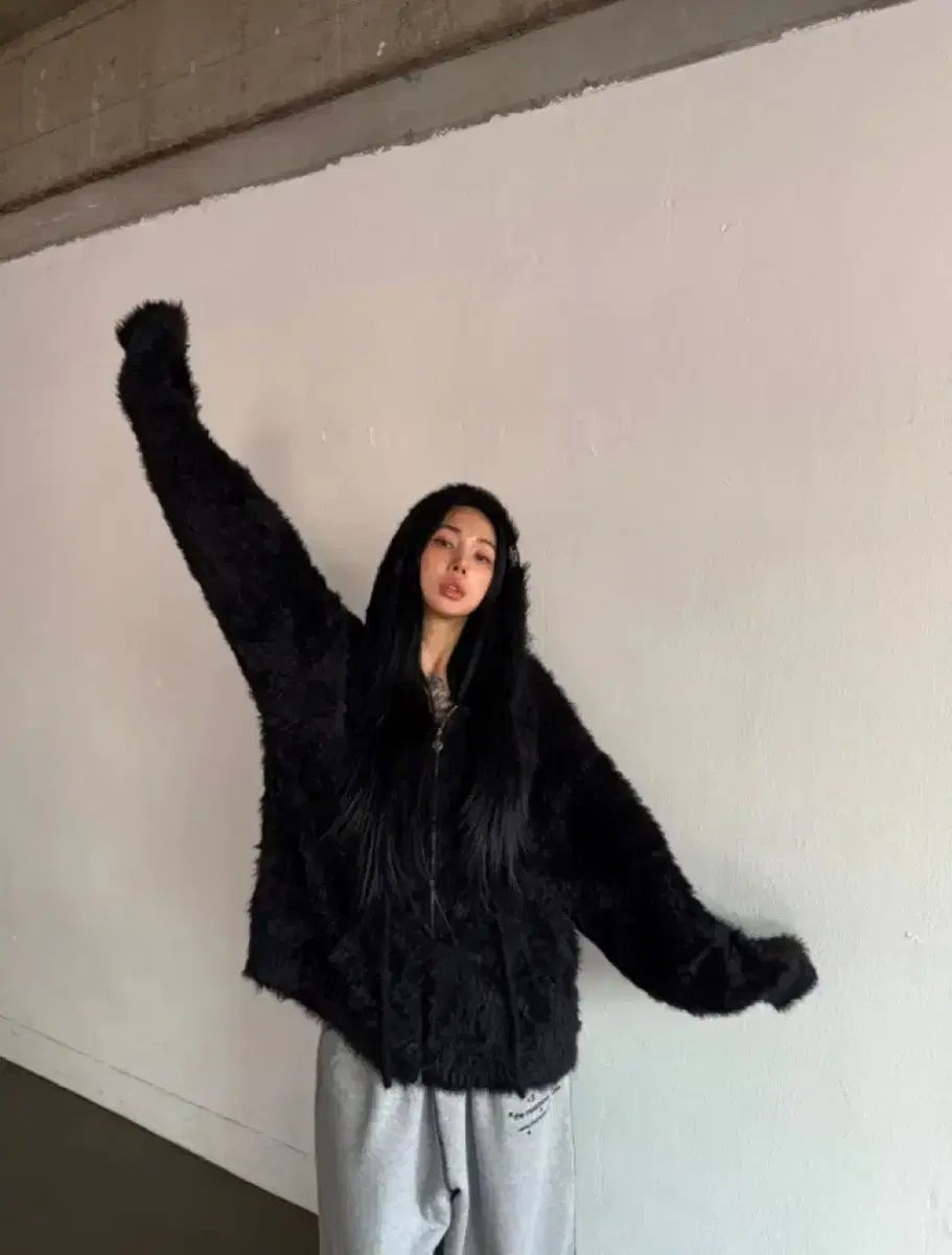 ミステリアスホテル ファー ニット フードジップアップ