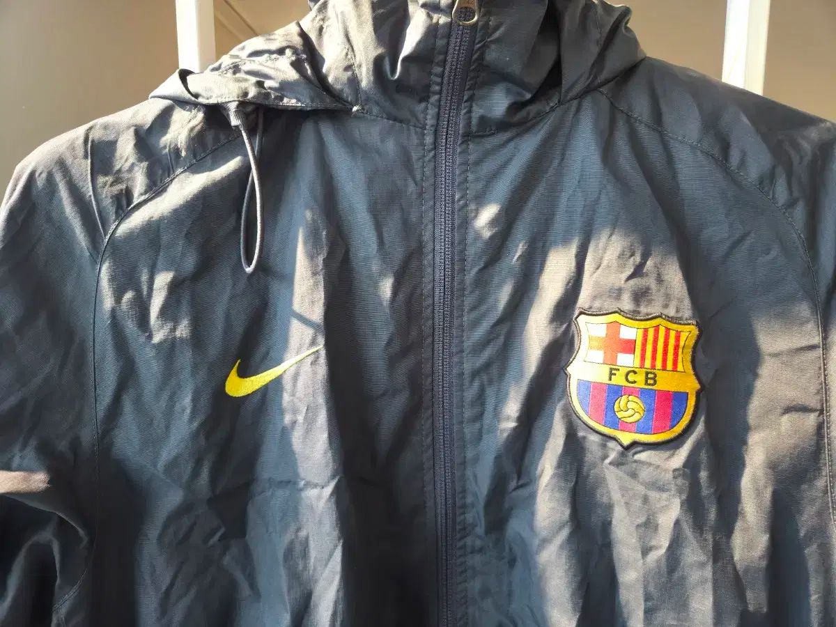 ウィンドブレーカー ブラック