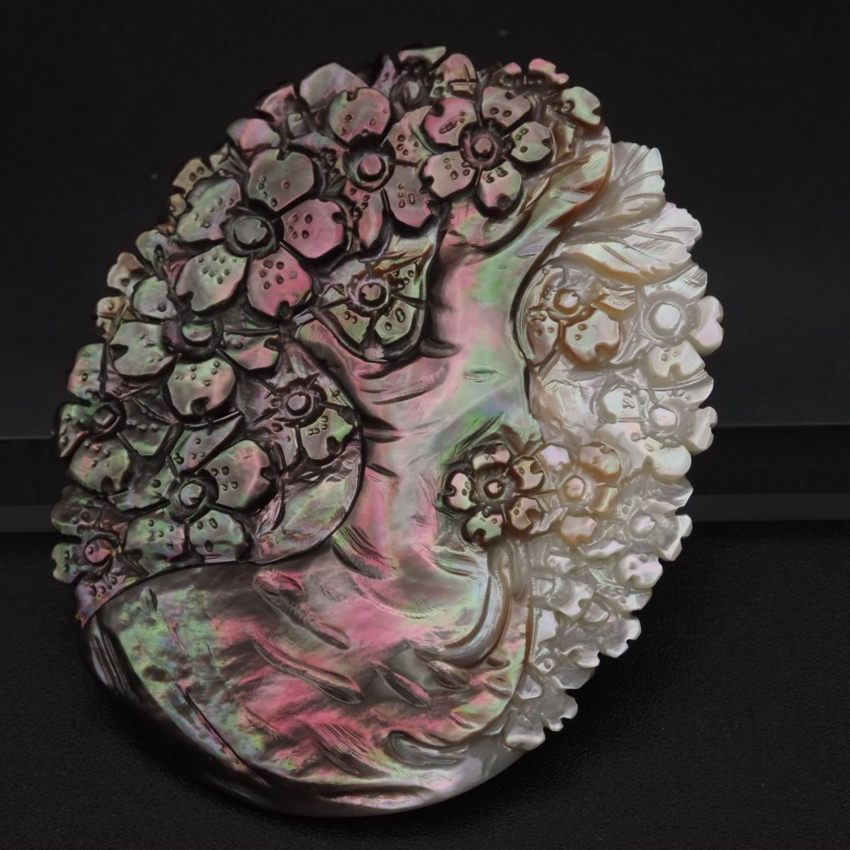 H 940 シェル ブローチ 大ぶり 桜 サクラ 彫刻 デザイン ヴィンテージ