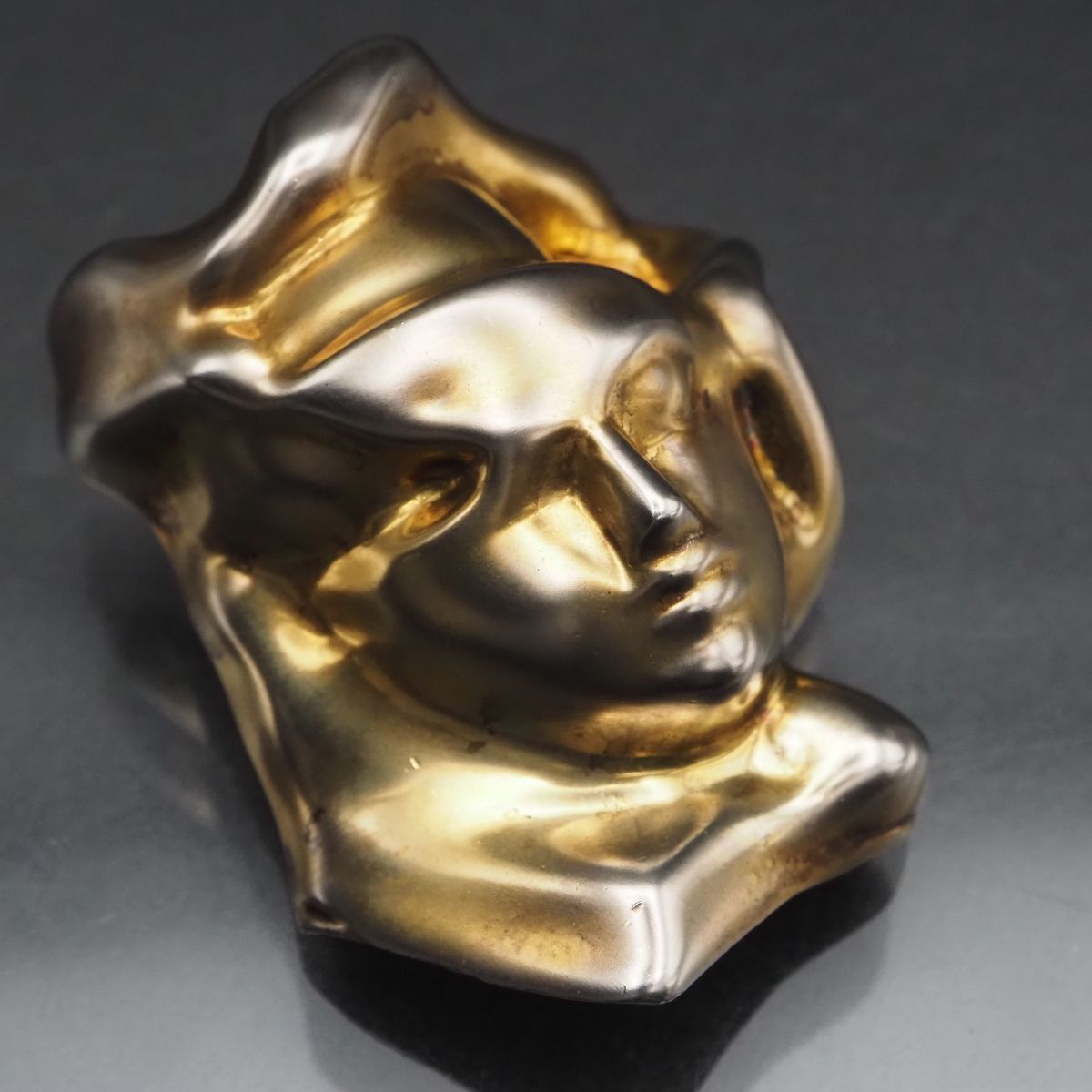 H846 EAU DU SOIR オードゥソワール ブローチ 女性横顔 ゴールド デザイン コスチュームジュエリー シスレー