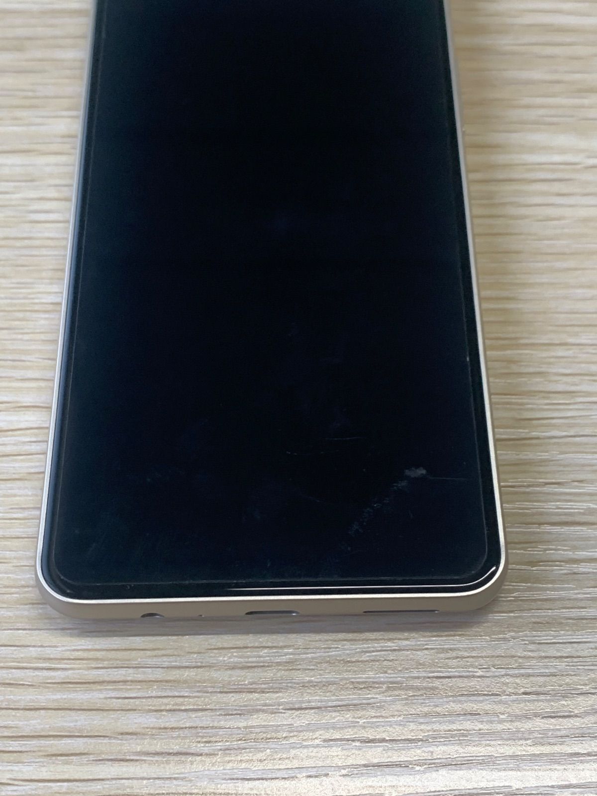 美品 ドコモ arrows We2 Plus 数回使用 シャンパン F-51E A681③