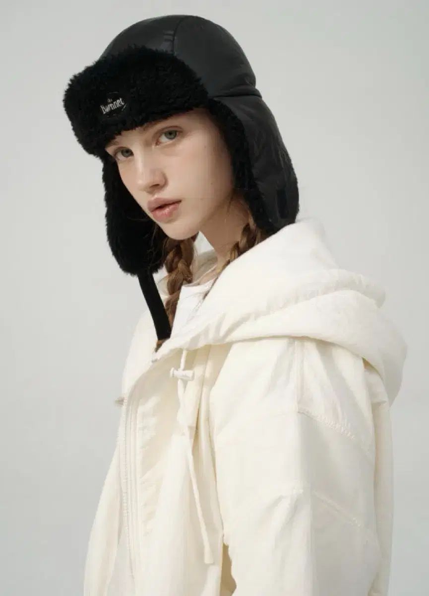 ザ バーネット パデッド トラッパー ブラック ダウン帽子