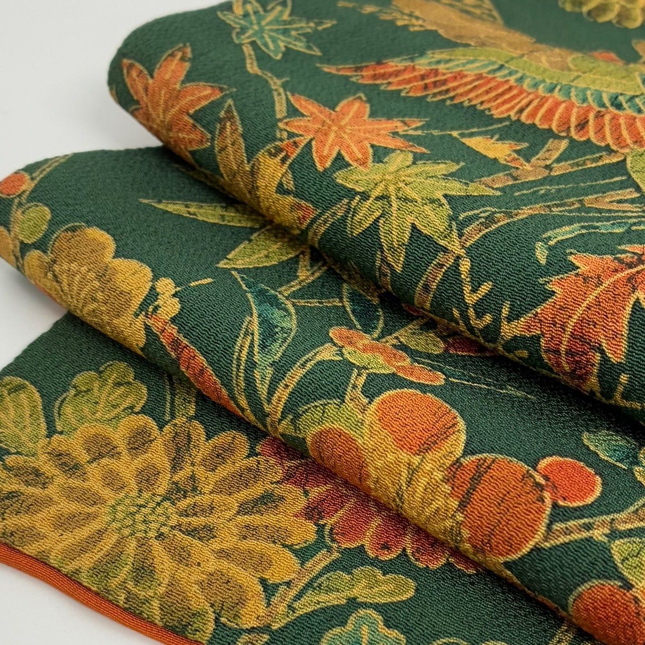 【い）アンティーク着物 正絹縮緬】 アンティーク赤縮緬 時代着物 正絹