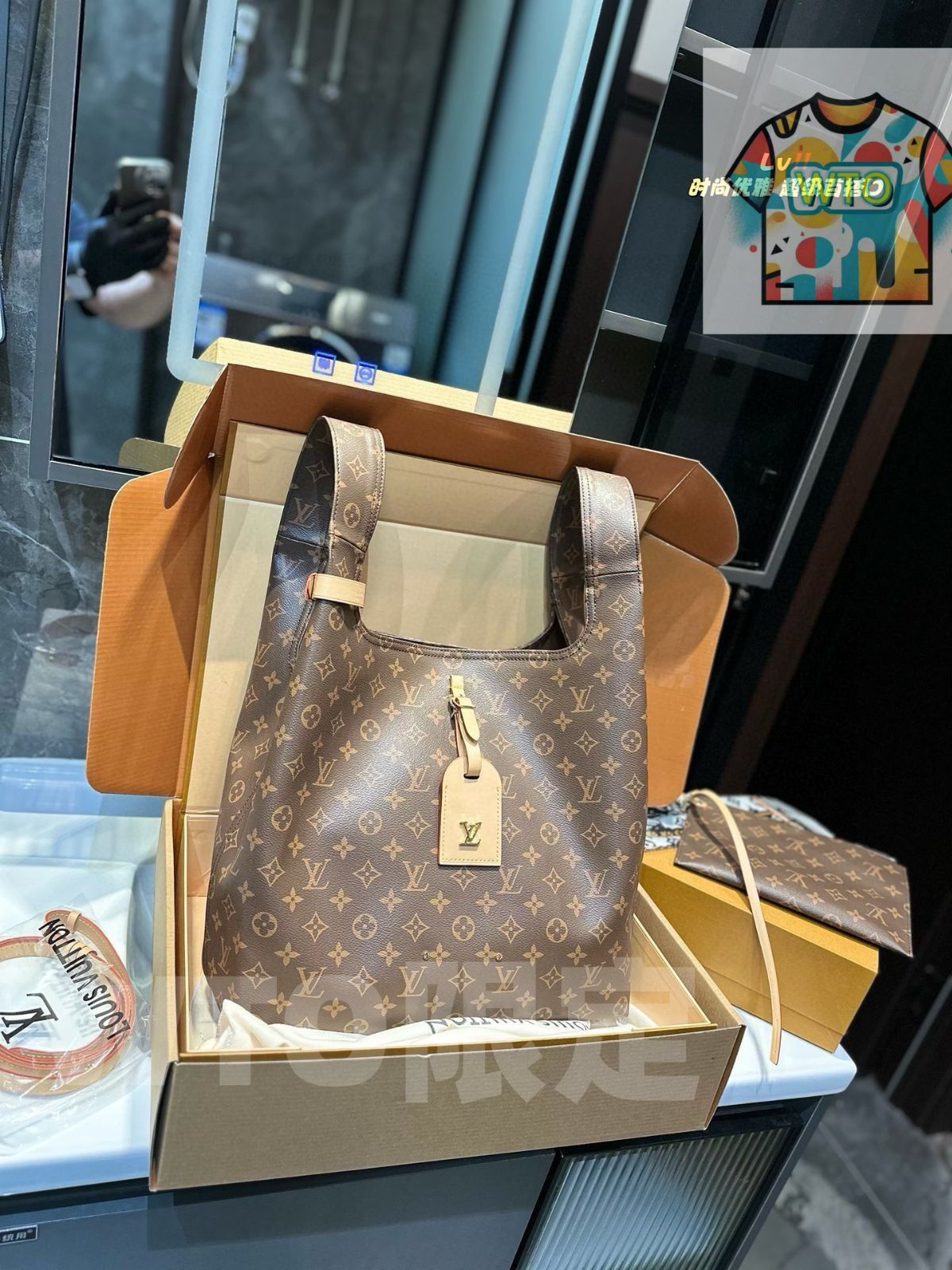 今日 Louis Vuitton ルイ ヴィトン ショーモデル Atlantis バスケットバッグ 価格