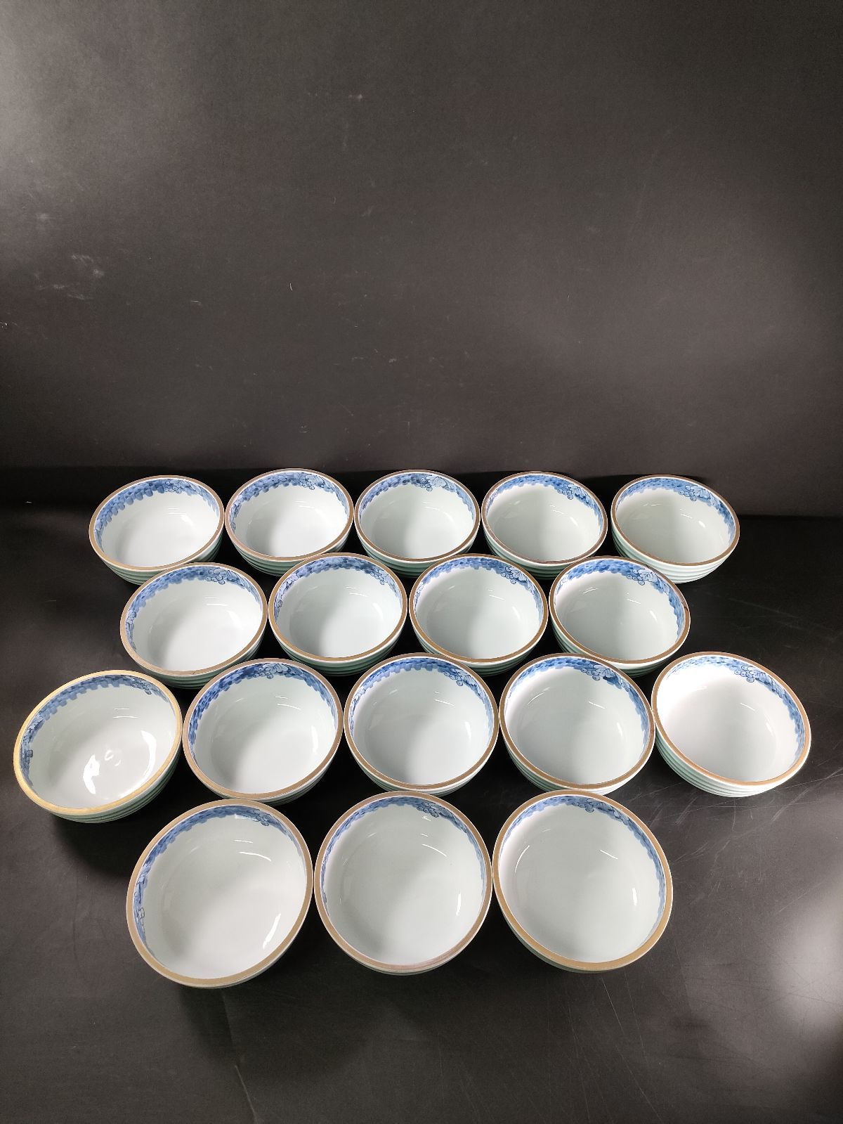 F4-02 有田焼 錦右衛門 染付果実文青磁深鉢大17客 小鉢6客 懐石揃 大鉢 盛鉢 皿 小皿 小鉢 菓子鉢 懐石料理 懐石道具 茶器