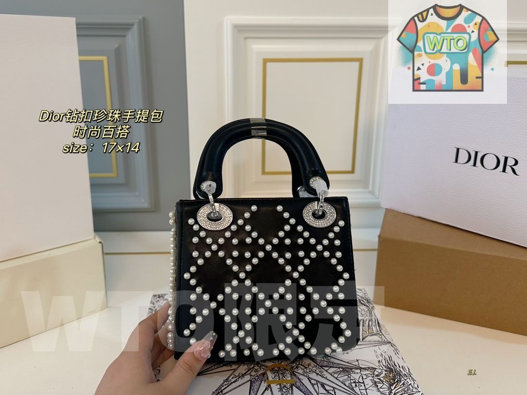 キャンバスと水