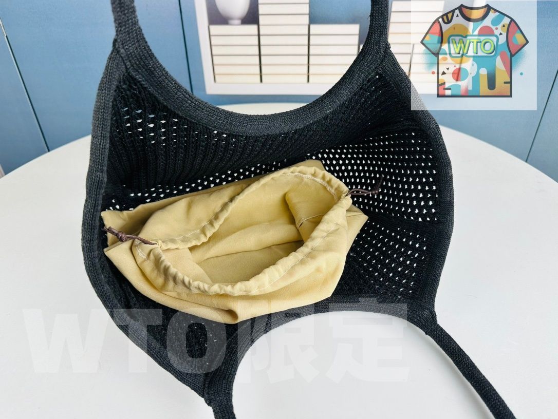  今日 Miu エテ 2025 サマー な価格で在庫あり ショルダーバッグ バッグ