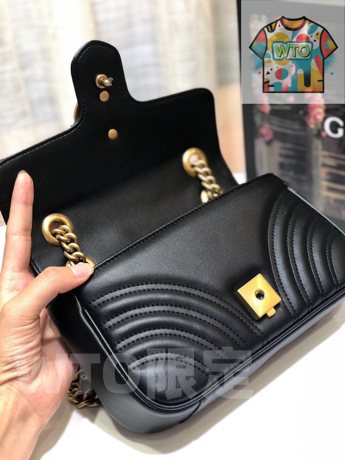 ウェーブレザーチェーンバッグ