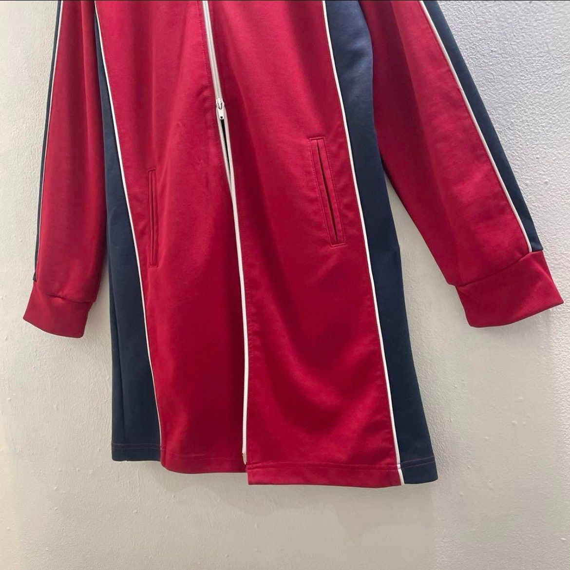 トラックジャケット