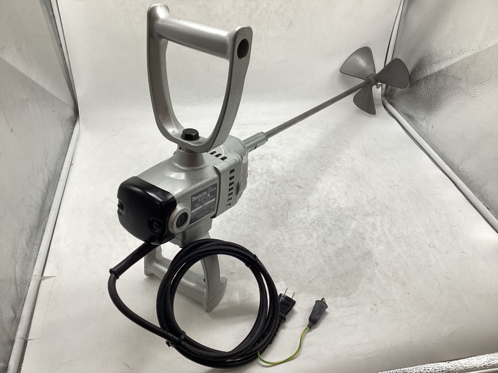 品 Makita マキタ 重攪拌用カクハン機 UT2400 ITM9QS0TV6A8 エコツール豊田インター店 M02