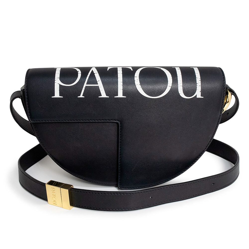 パトゥ ロゴプリント ショルダーバッグ 斜め掛け カーフスキン レザー ブラック ゴールド金具 BA0225000900B PATOU