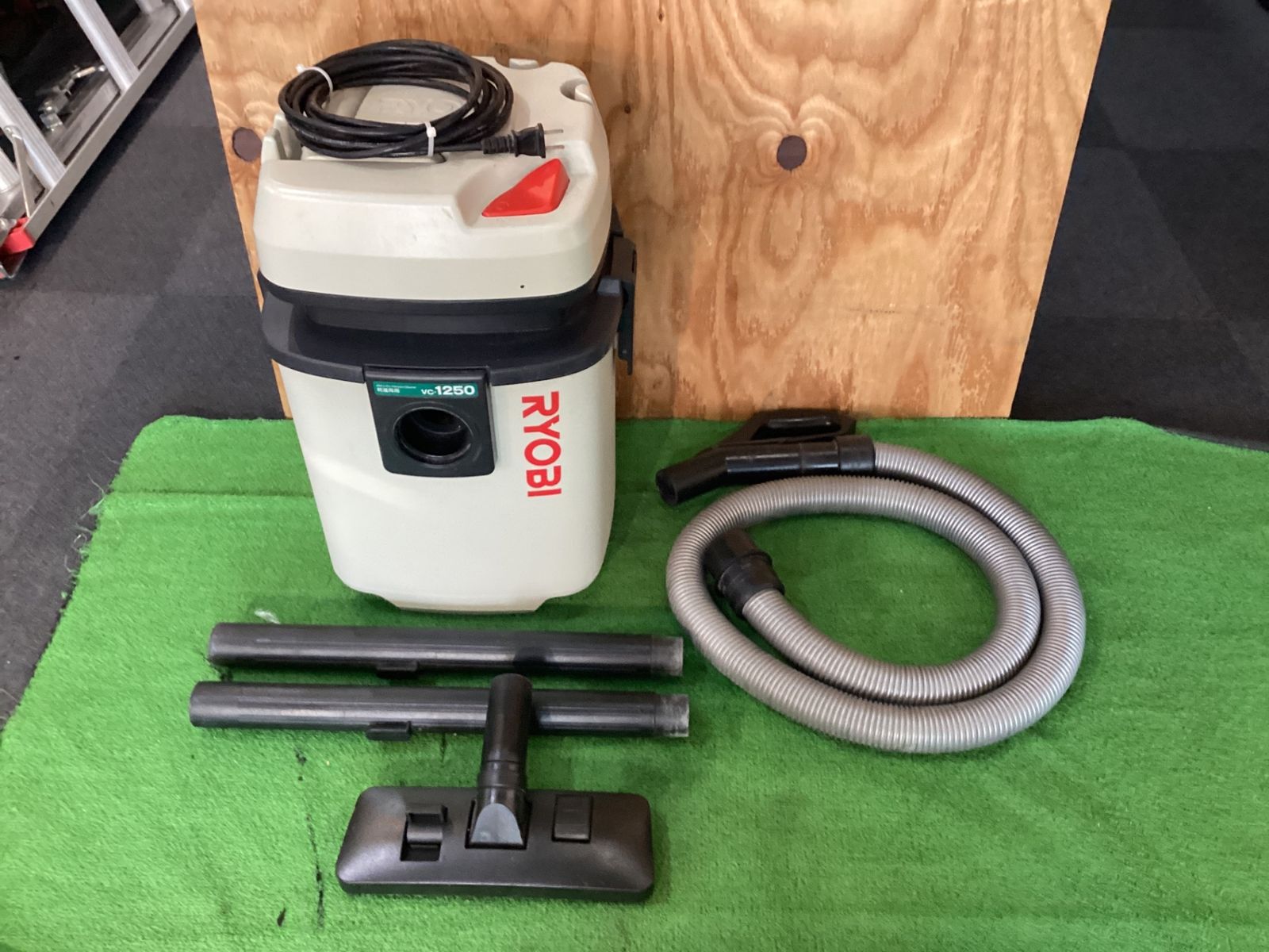 【新品未使用】熊や鹿などに有用忌避剤 ウルフピー顆粒 アメリカからの輸入品 新品未使用】熊や鹿などに有用忌避剤 ウルフピー顆粒 アメリカからの輸入品