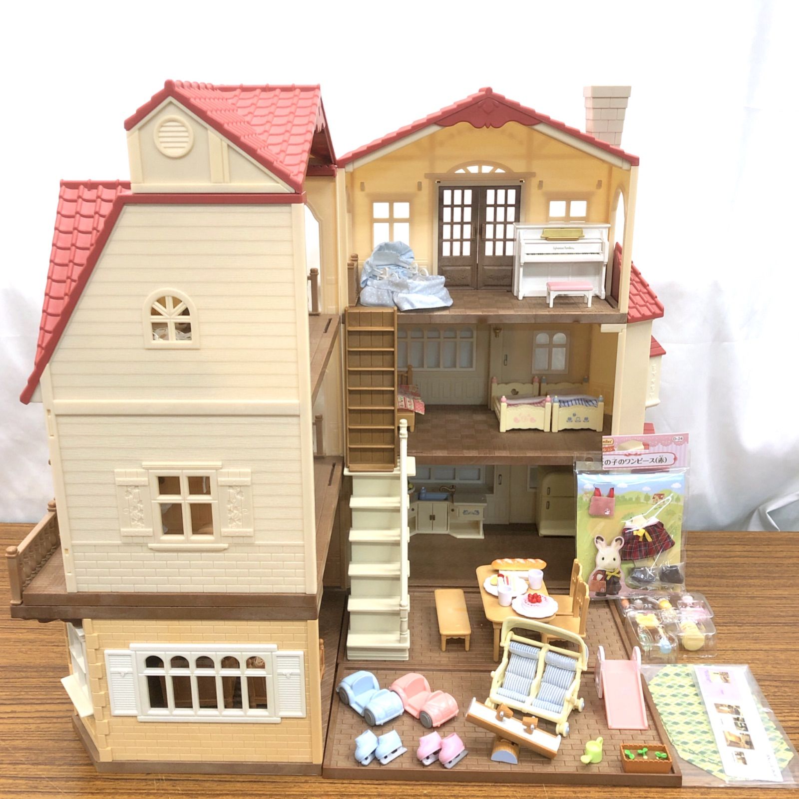 シルバニアファミリー 赤い屋根の大きなお家 3階建て