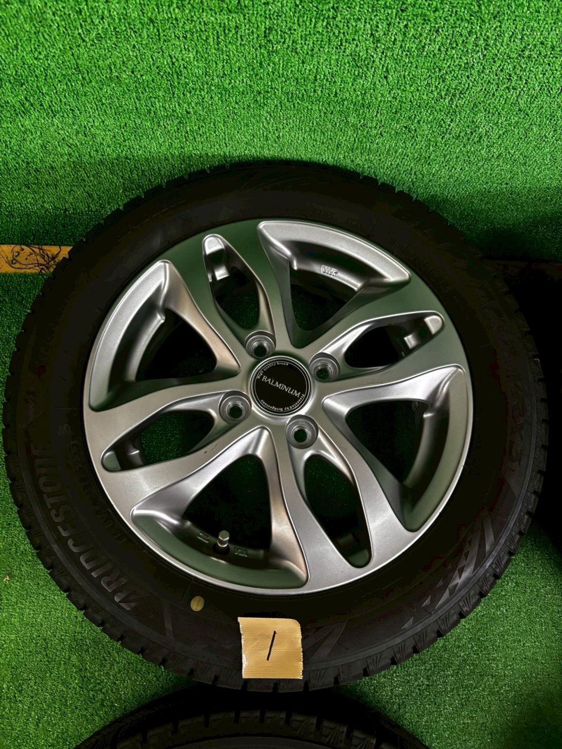 ホンダ Nbox JF 3 Lターボホンダセンシング スタッドレスタイヤ 社外アルミホイール155 65 14 み