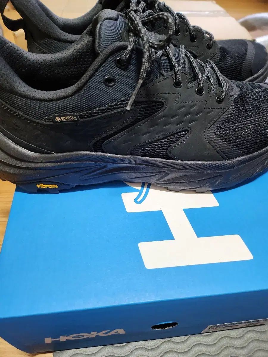 285 ホカオネオネ アナカパ2 ロウ gtxモデル ブラック