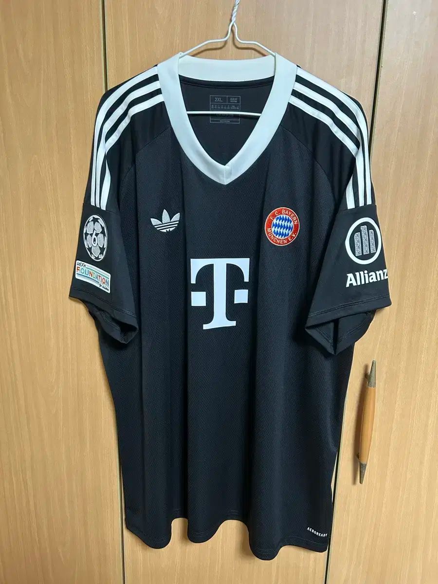 24 25 FCバイエルン ミュンヘン 3 rd UCL ゴールキーパー 半袖シャツ マヌエル NOIRER