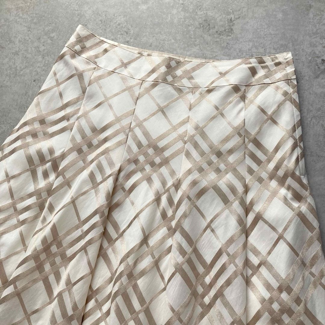 BURBERRY LONDON バーバリーロンドン シルク混 ノバチェック ロングフ スカート ひざ下丈 光沢 38サイズ 三陽商会