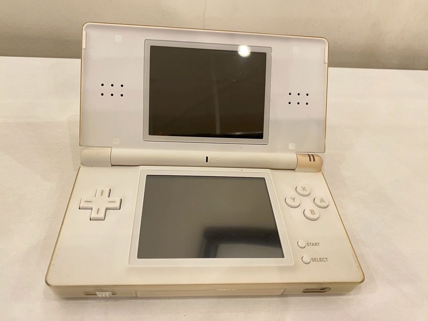 □Nintendo DS Lite クリスタルホワイト 本体 おまけ付き ジャンク