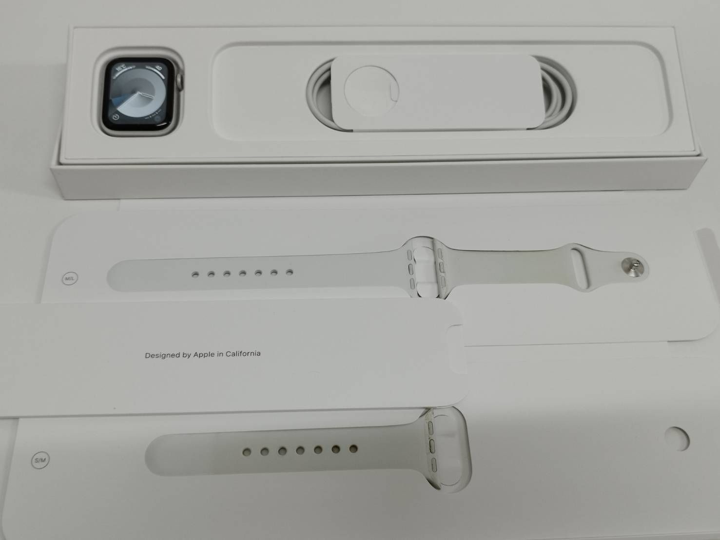 Apple Watch Series 6 GPS セルラー 40 mm A 2375 シルバー M 06 3 J