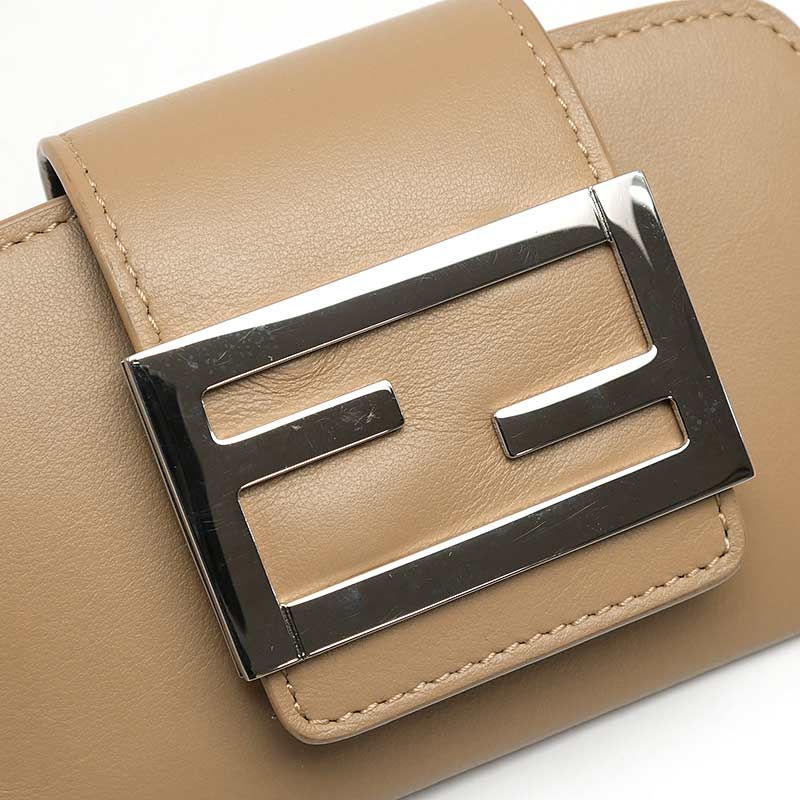 フェンディ サングラスケース チェーンショルダー FFロゴプレート ブラウン