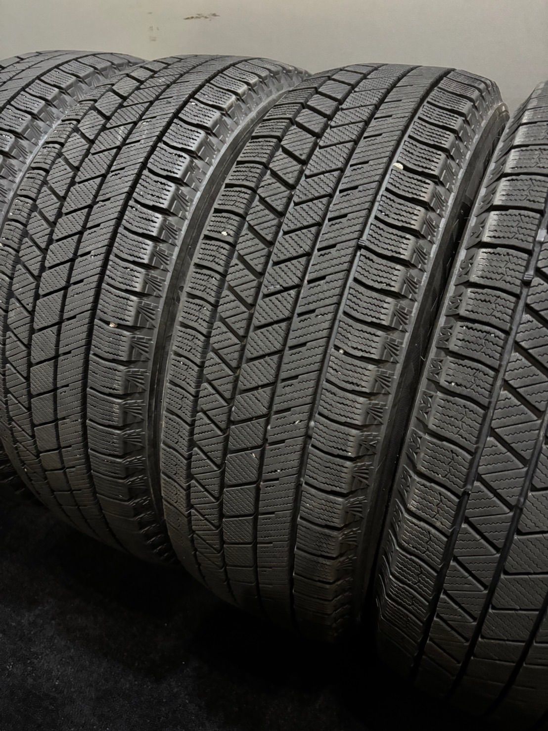 185 60 R 15 VRX 3 23年製 スタッドレス 4本 ブリヂストン ブリザック アクア ヤリス フィット 4 K 612