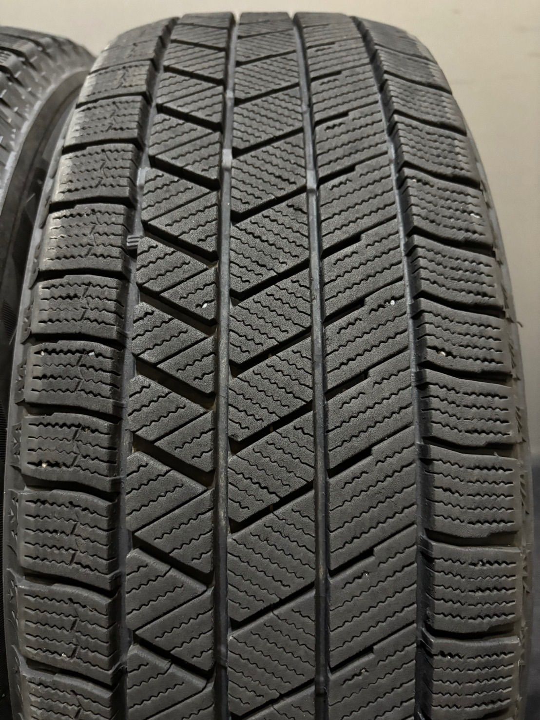 185 60 R 15 VRX 3 23年製 スタッドレス 4本 ブリヂストン ブリザック アクア ヤリス フィット 4 K 612