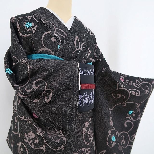 ❁tomihisa❁新品 想屋 やまと誂製 兎 着物“視線を射止めてほくそ笑む