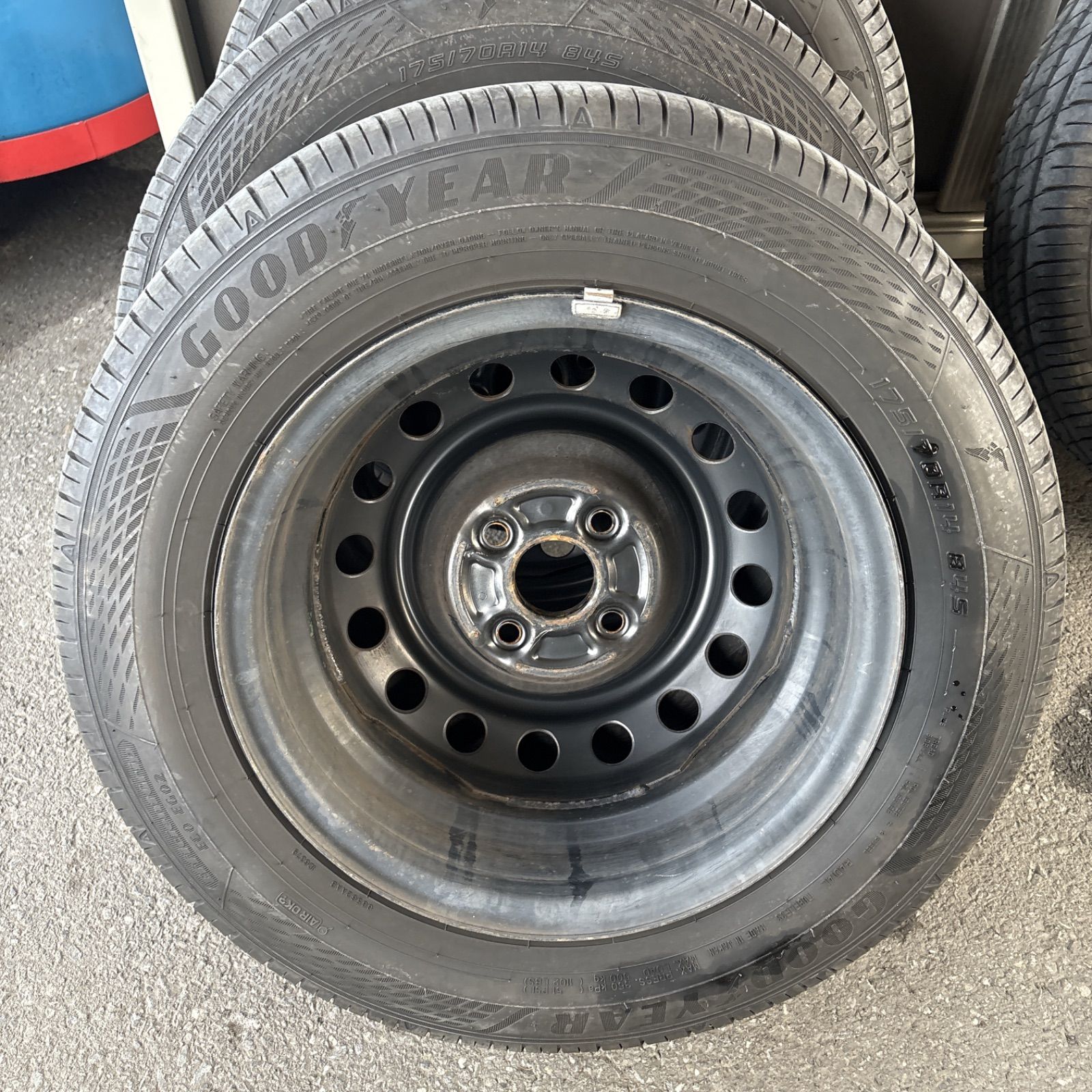  バリ溝 トヨタ シエンタ ホイールタイヤセット 175 70 R 14 5 J 14インチ タイヤ ホイールセット