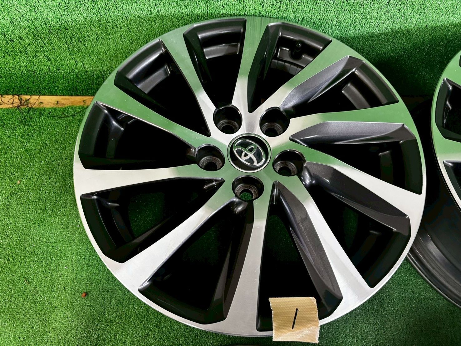 トヨタ アルファード AGH 30 W G ホイールのみ アルミホイール み