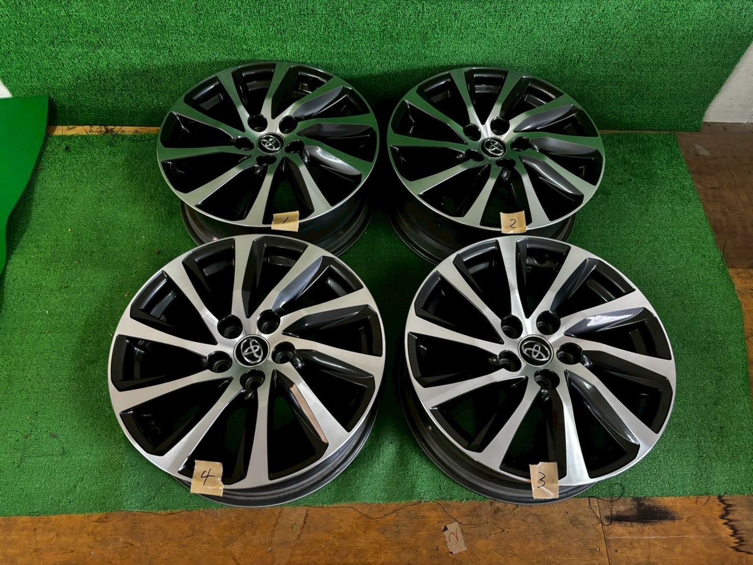 トヨタ アルファード AGH 30 W G ホイールのみ アルミホイール み