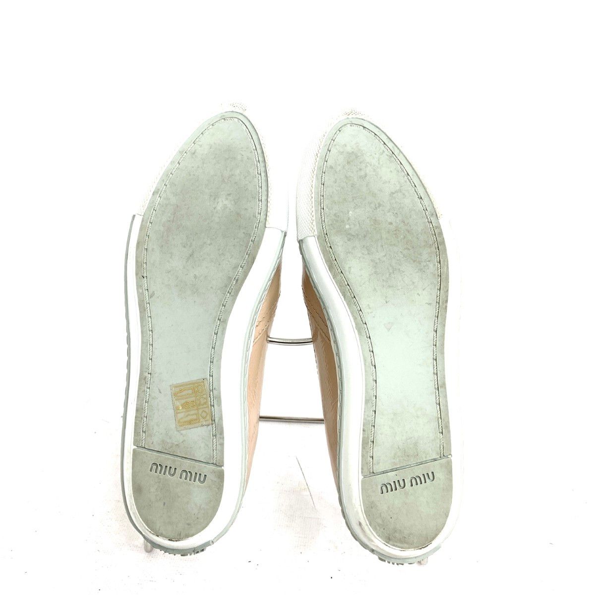  miumiu ミュウミュウ シューズ 表記サイズ 37 1 2 エナメル ベージュ レディース その他 靴