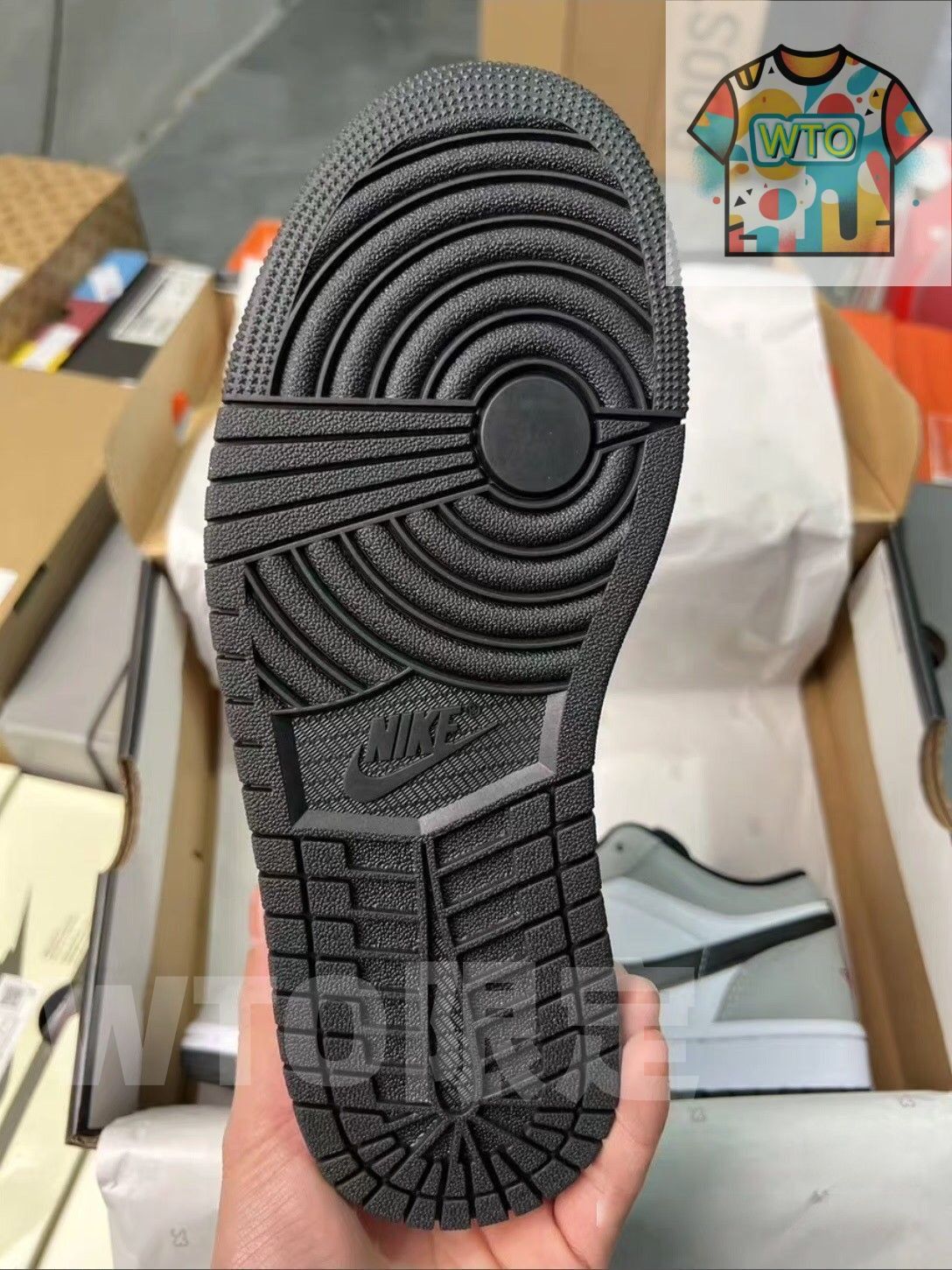 553558-030 ナイキ