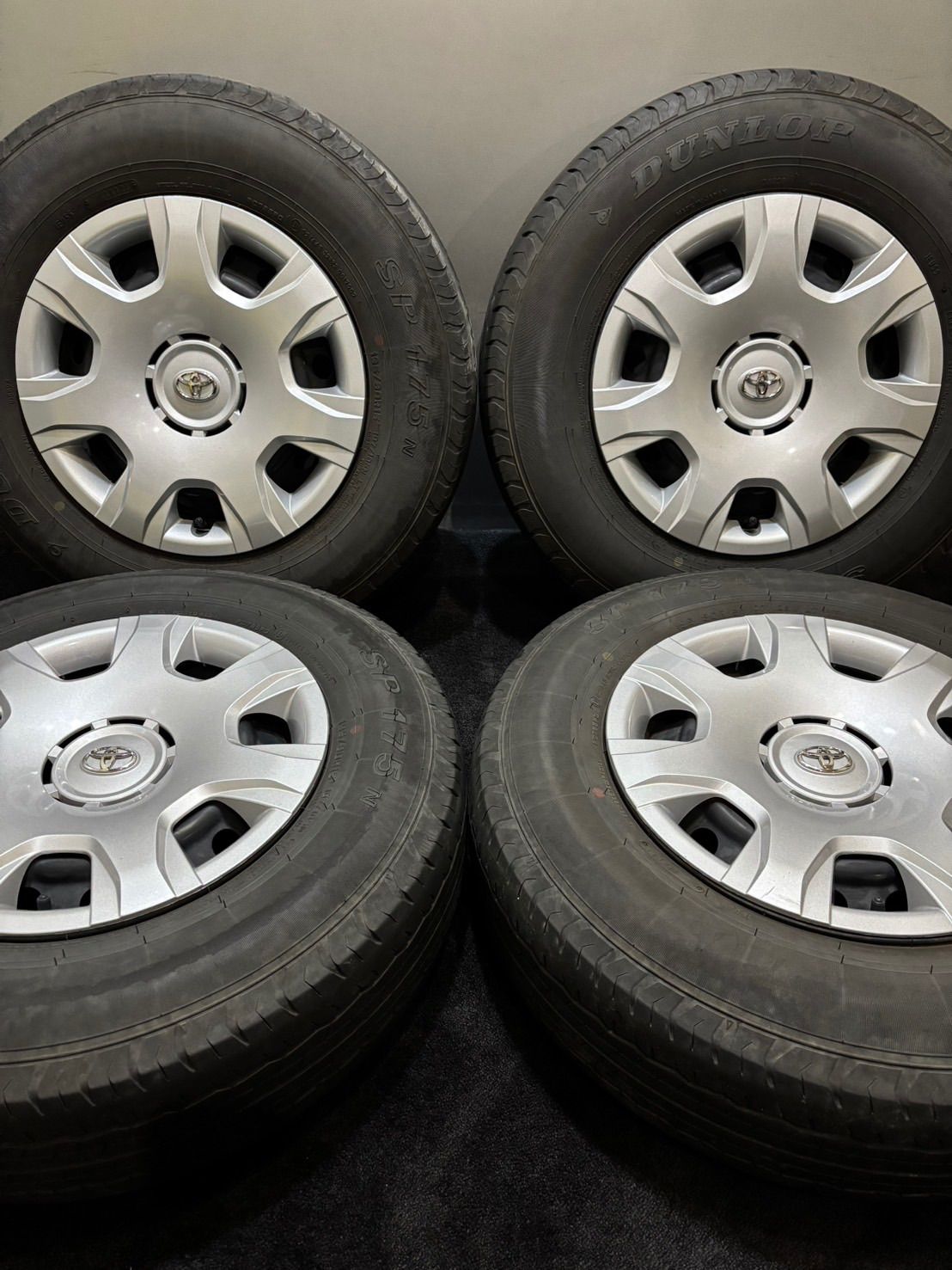 195 80 R 15 107 105 N LT DUNLOP SP 175 23年製 トヨタ 200系 ハイエース 15インチ 6 J 35 139 7 H 夏タイヤ 4本 南4 K 616