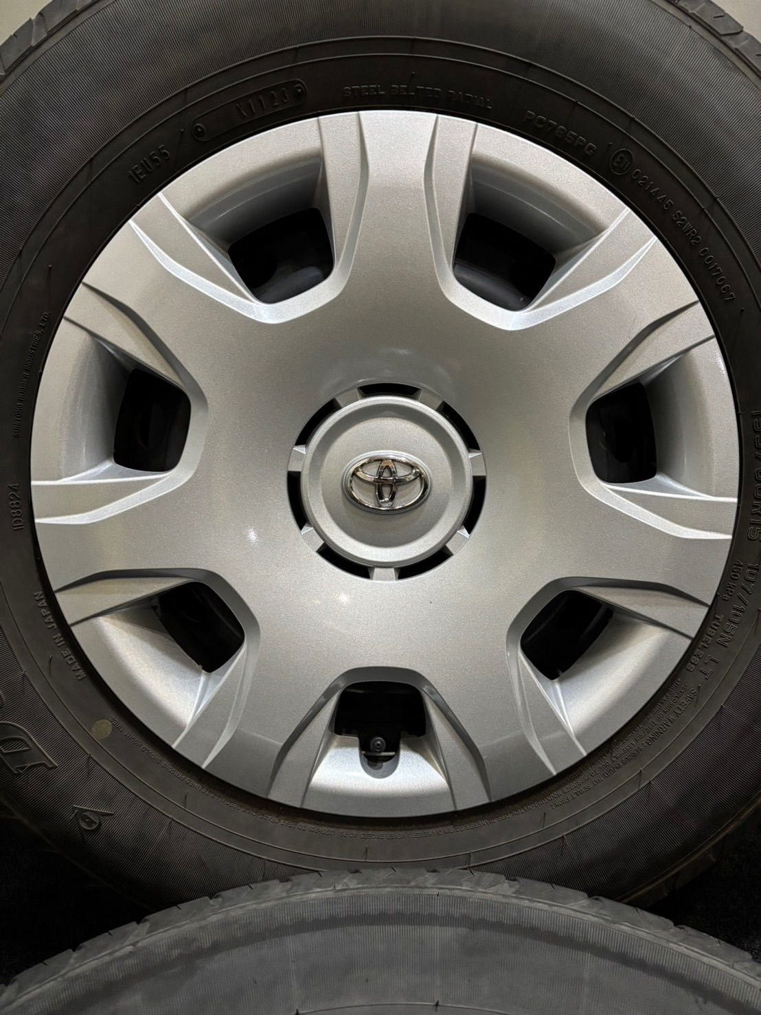 195 80 R 15 107 105 N LT DUNLOP SP 175 23年製 トヨタ 200系 ハイエース 15インチ 6 J 35 139 7 H 夏タイヤ 4本 南4 K 616