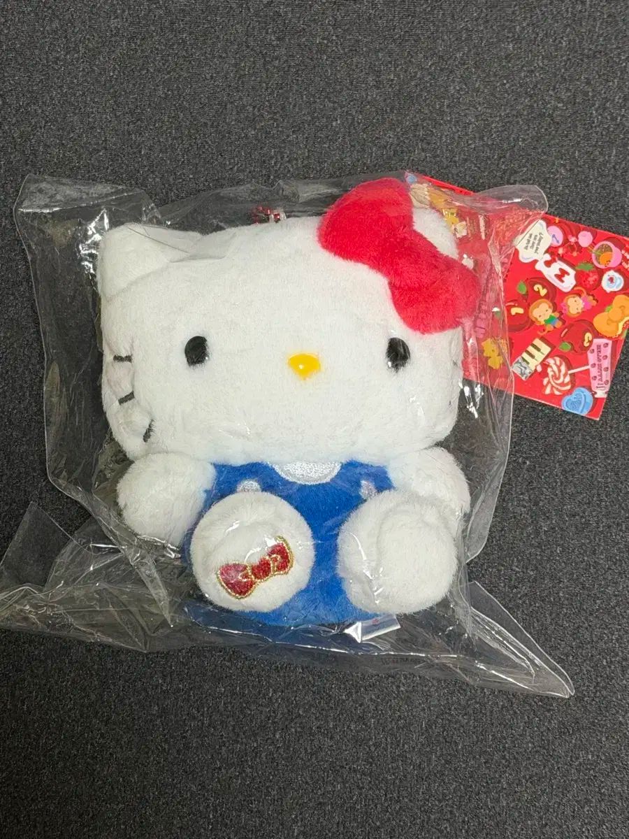ハローキティ 50周年ぬいぐるみ The Future in Our Eyes ハローキティ