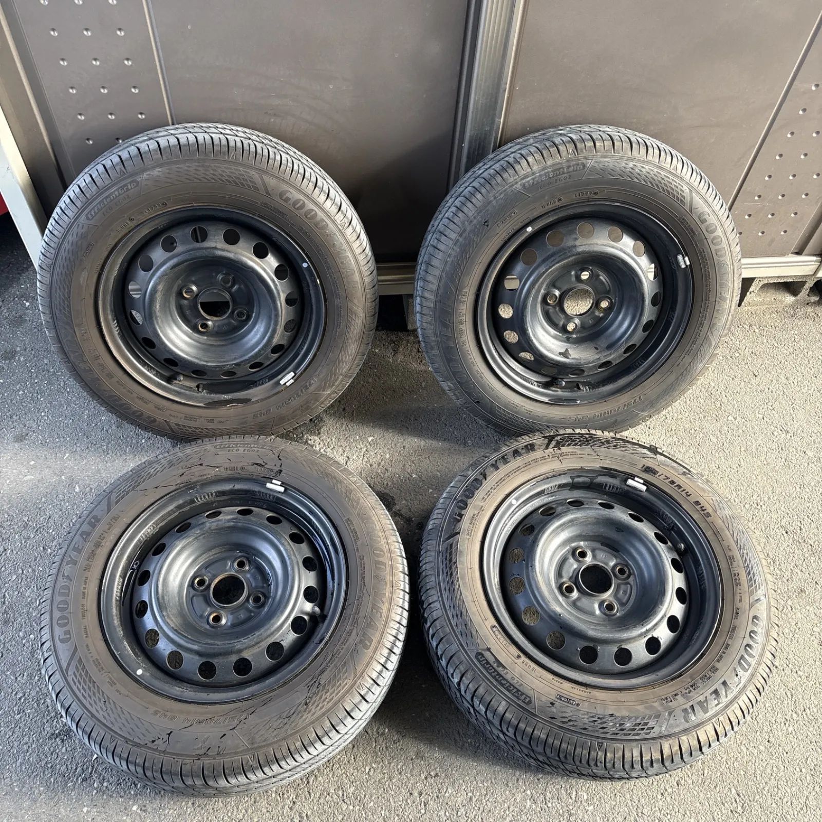 最終値下げ【送料無料！！バリ溝】トヨタ シエンタ 純正ホイールタイヤ