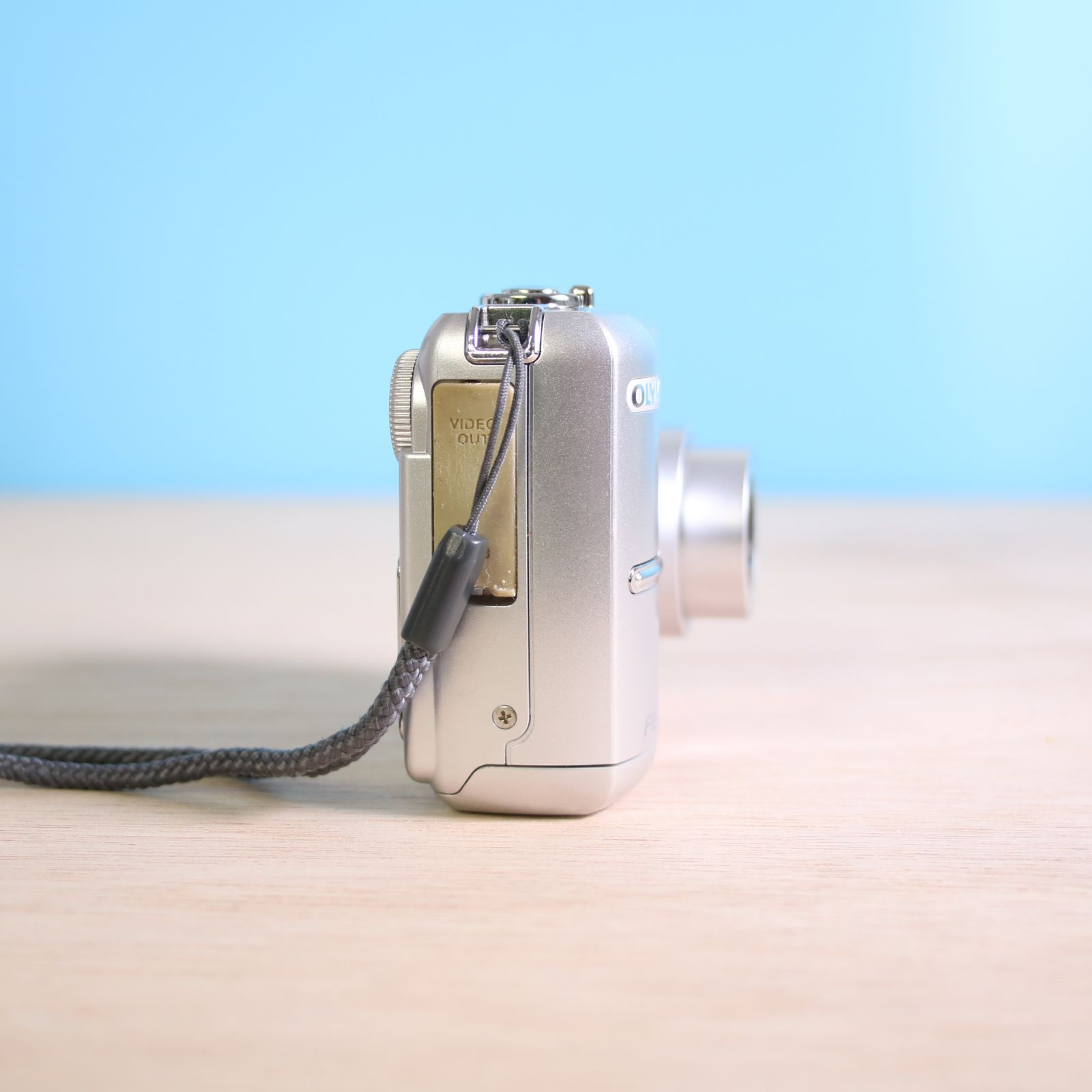 ❁美品❁オリンパス OLYMPUS FE-210 単三電池式 コンパクトカメラ