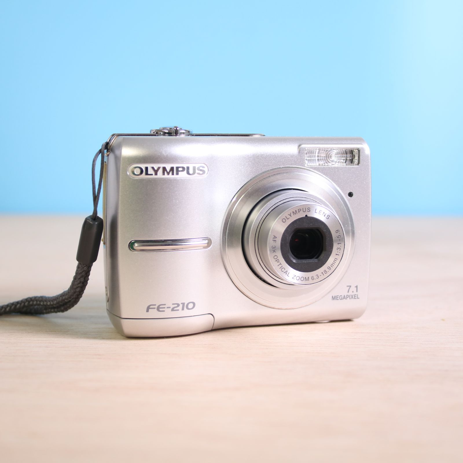 ❁美品❁オリンパス OLYMPUS FE-210 単三電池式 コンパクトカメラ